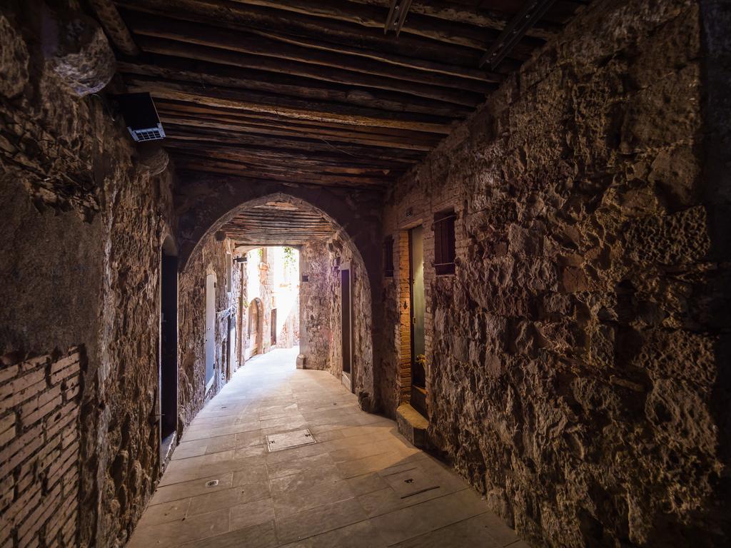El Mercadal Cardona Esterno foto